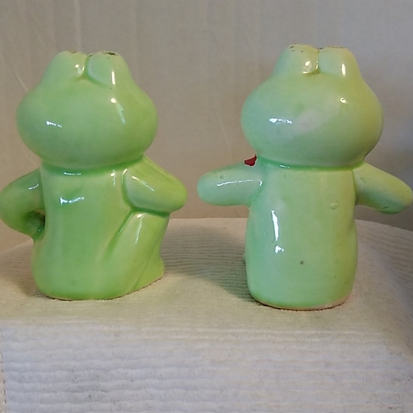 Vintage Frog Salt and Pepper Shakers - Picture 2 of 4